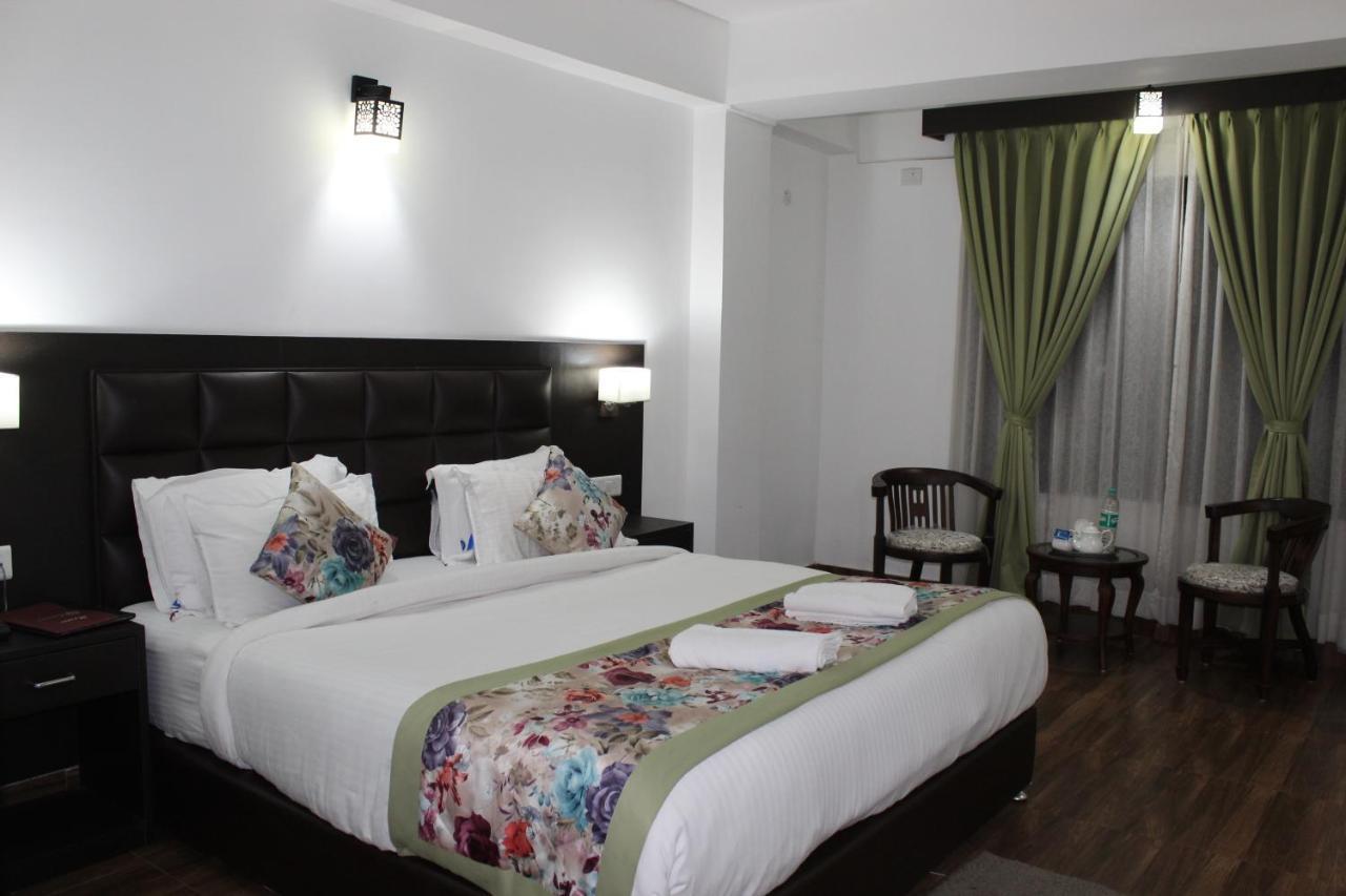 The Leenor Regency Gangtok Exterior photo