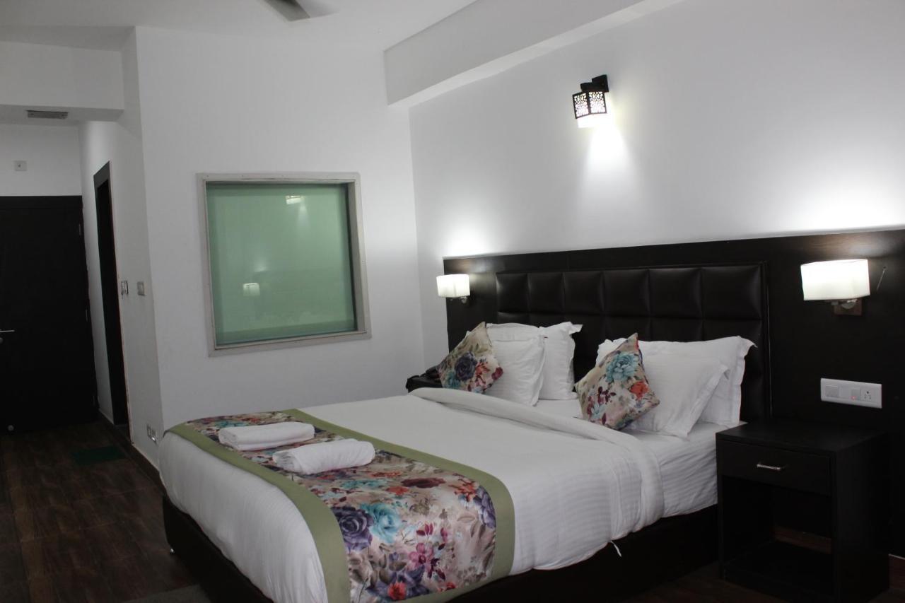 The Leenor Regency Gangtok Exterior photo
